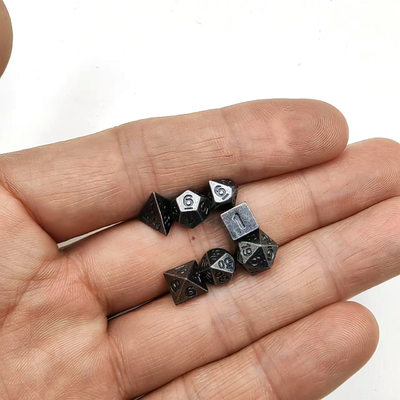 Đánh nhẹ Mini Polyhedral Dice Set In Long Tube Dungeons And Dragons RPG