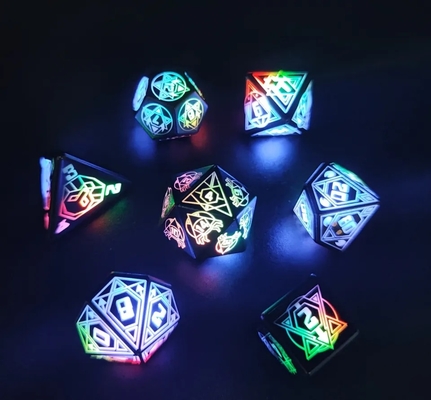 Ánh sáng lên DND Dice Sạc lại với hộp sạc 7 PCS LED Electronic Dice For Tabletop