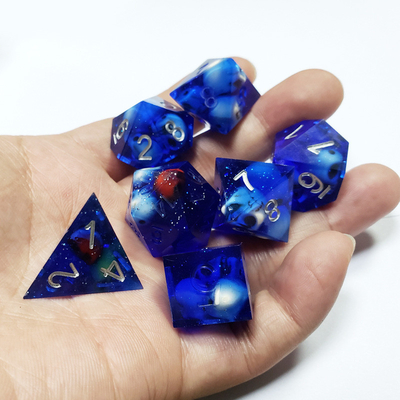 Blue Crystal Skull Resin Boarding Dice Set Dragon và Dungeon