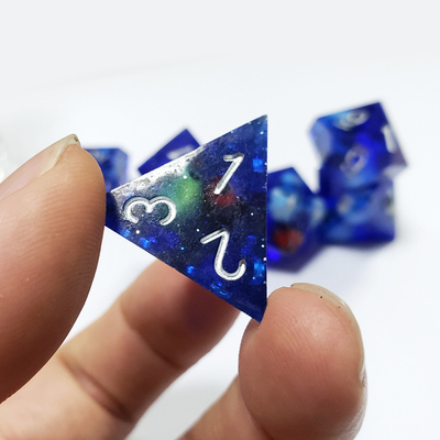 Blue Crystal Skull Resin Boarding Dice Set Dragon và Dungeon