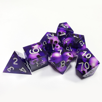 Đồ chơi xúc xắc bằng nhựa hộp sọ tinh thể màu tím Dragon and Dungeon