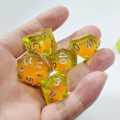 Xanh chảy cát màu vàng tinh thể nhựa Dnd Dice Sharp Edge Fantasy