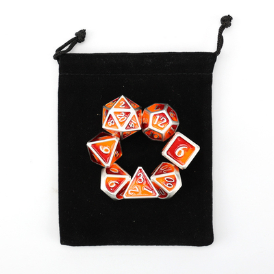 Đặt xúc xắc kim loại DND tùy chỉnh màu sắc polyhedron kim loại rắn với số bạc, được sử dụng cho trò chơi cờ vua D &amp; D