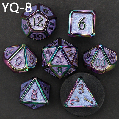 Đặt xúc xắc kim loại DND tùy chỉnh màu sắc polyhedron kim loại rắn với số bạc, được sử dụng cho trò chơi cờ vua D &amp; D