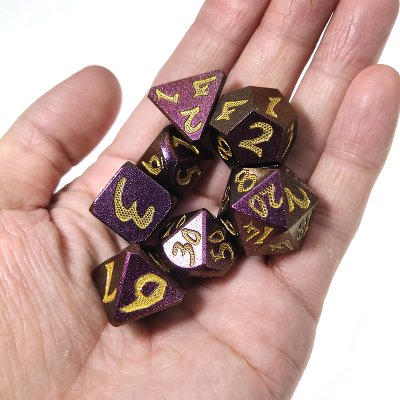 Bài xì phé Hand Pouring Dice Set Không mùi cho bộ sưu tập Kim loại đa diện Đen