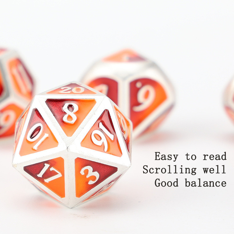 Đặt xúc xắc kim loại DND tùy chỉnh màu sắc polyhedron kim loại rắn với số bạc, được sử dụng cho trò chơi cờ vua D &amp; D